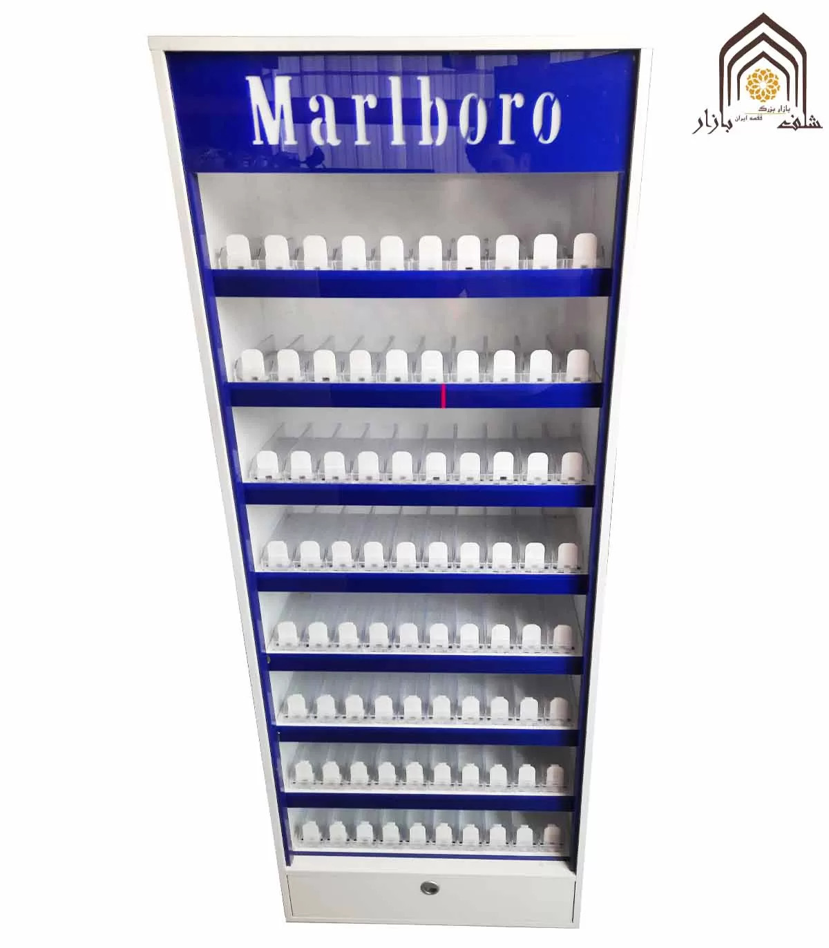 استند سیگار ایستاده با برند مارلوبرو، مناسب برای نمایش و فروش انواع تنباکو.