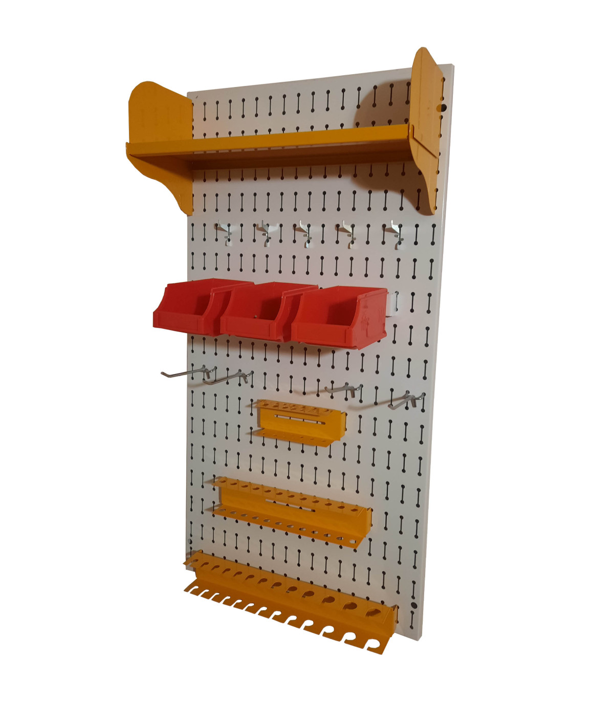 تخته ابزار صفحه پانچدار برای سازماندهی و نگهداری ابزارآلات در کارگاه‌ها و منازل بسیار مناسب است.