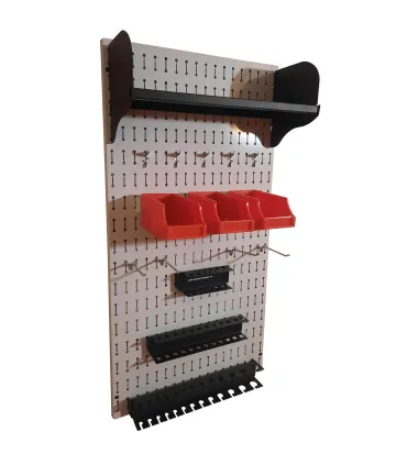 تخته ابزار صفحه پانچدار با جاهایی برای نگهداری ابزارهای مختلف و دسترسی آسان.