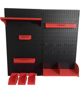 دیواره ابزار حرفه‌ای با قفسه‌های قرمز برای سازماندهی و دسترسی آسان به ابزارهای مختلف.