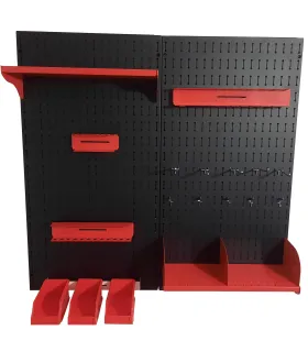 دیواره ابزار حرفه‌ای با قفسه‌های قرمز برای سازماندهی و دسترسی آسان به ابزارهای مختلف.