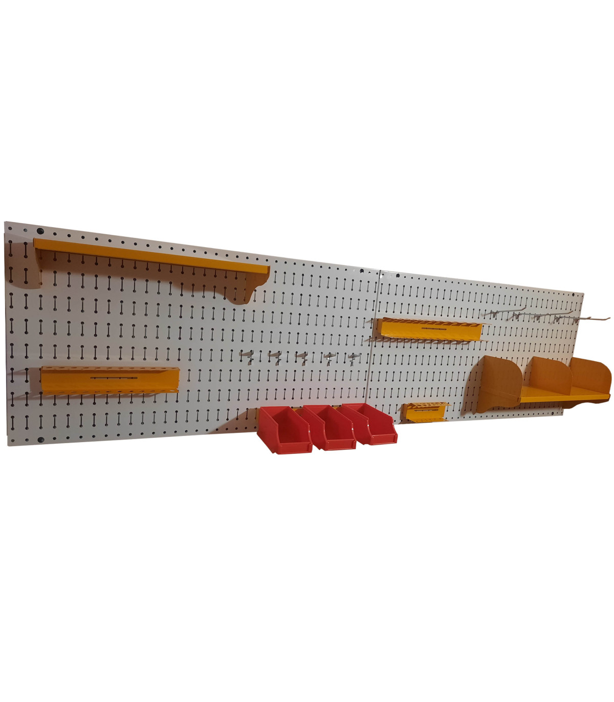 تخته ابزار افقی سفید با جعبه و قفسه های رنگی مناسب برای سازماندهی ابزار و وسایل کار.