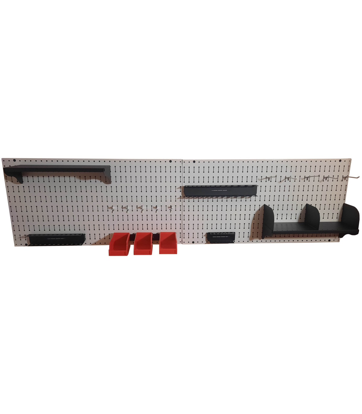 تخته ابزار افقی سفید با فضای منظم و کارآمد برای نظم‌دهی به وسایل شما.