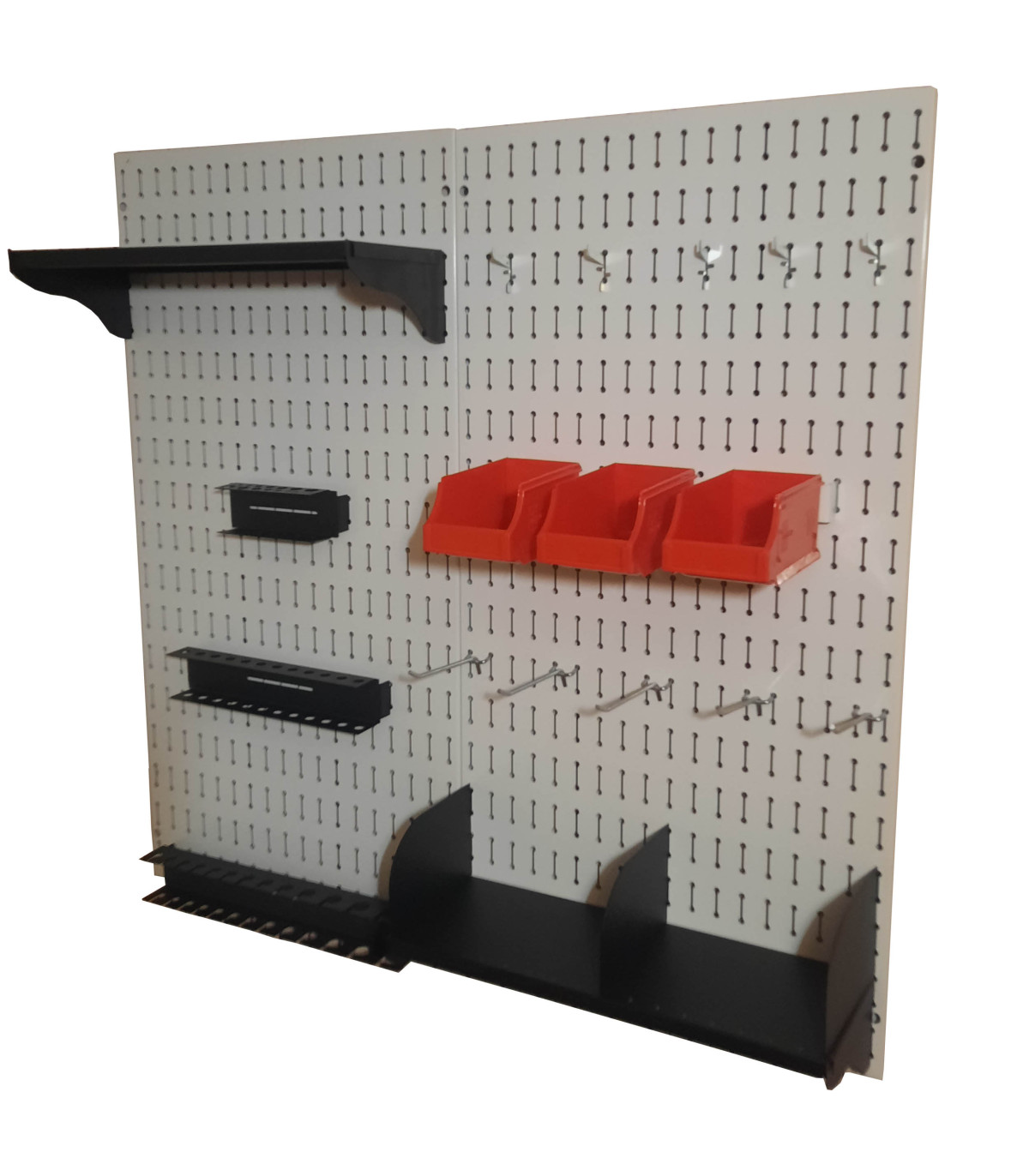 پگ برد حرفه‌ای برای سازماندهی ابزار و لوازم کار، ایده‌آل برای کارگاه‌ها و فضاهای صنعتی.