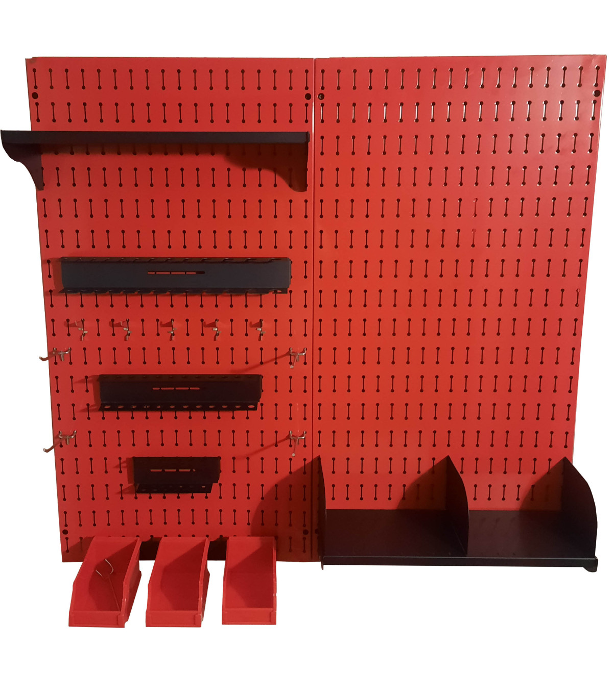 استند ابزار قرمز 100×100 با طراحی مدرن و کاربردی برای نگهداری منظم ابزارها و لوازم کاربردی در هر فضا.