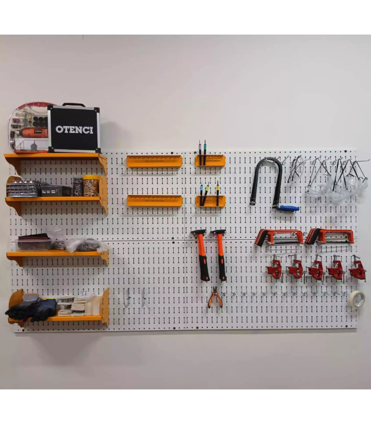 تخته ابزار با قابلیت نصب بر روی دیوار و سازماندهی ابزارها به صورت منظم و قابل دسترسی.