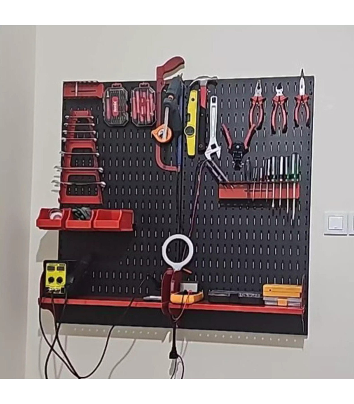 استند ابزار افقی با اندازه 100×50 سانتیمتر، مناسب برای نظم‌دهی و نگهداری ابزارهای دستی\n\nاستند مناسب و کاربردی برای نگهداری ابز