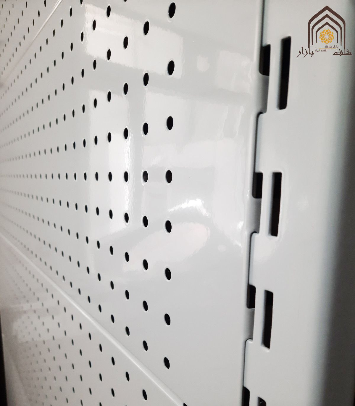 استند ابزار دیوار کوب سامان انبار شرق طوس با طراحی مشبک و کارایی بالا برای نگهداری ابزارها.