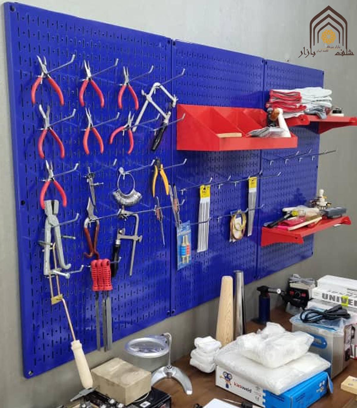 پگ برد تخته ابزار با ابزارآلات متنوع، نظم‌دهی ایده‌آل برای محیط کار یا خانه را فراهم می‌کند.