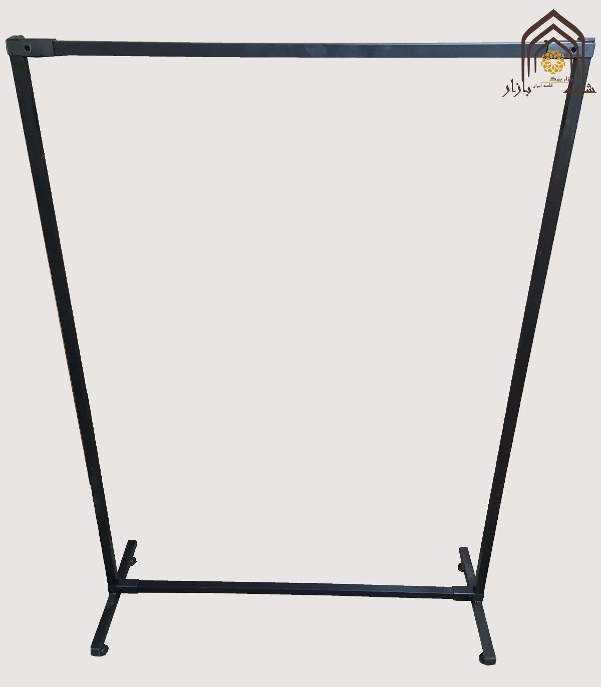 رگال فلزی ساده لباس با طراحی مدرن و کارایی بالا مناسب برای نگهداری منظم لباس‌ها است.