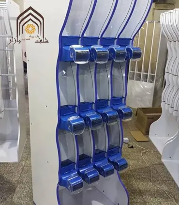 استند اجیل خشکبار الینا با طراحی مدرن و کاربردی، مناسب برای نصب در فروشگاه‌ها و مکان‌های تجاری.