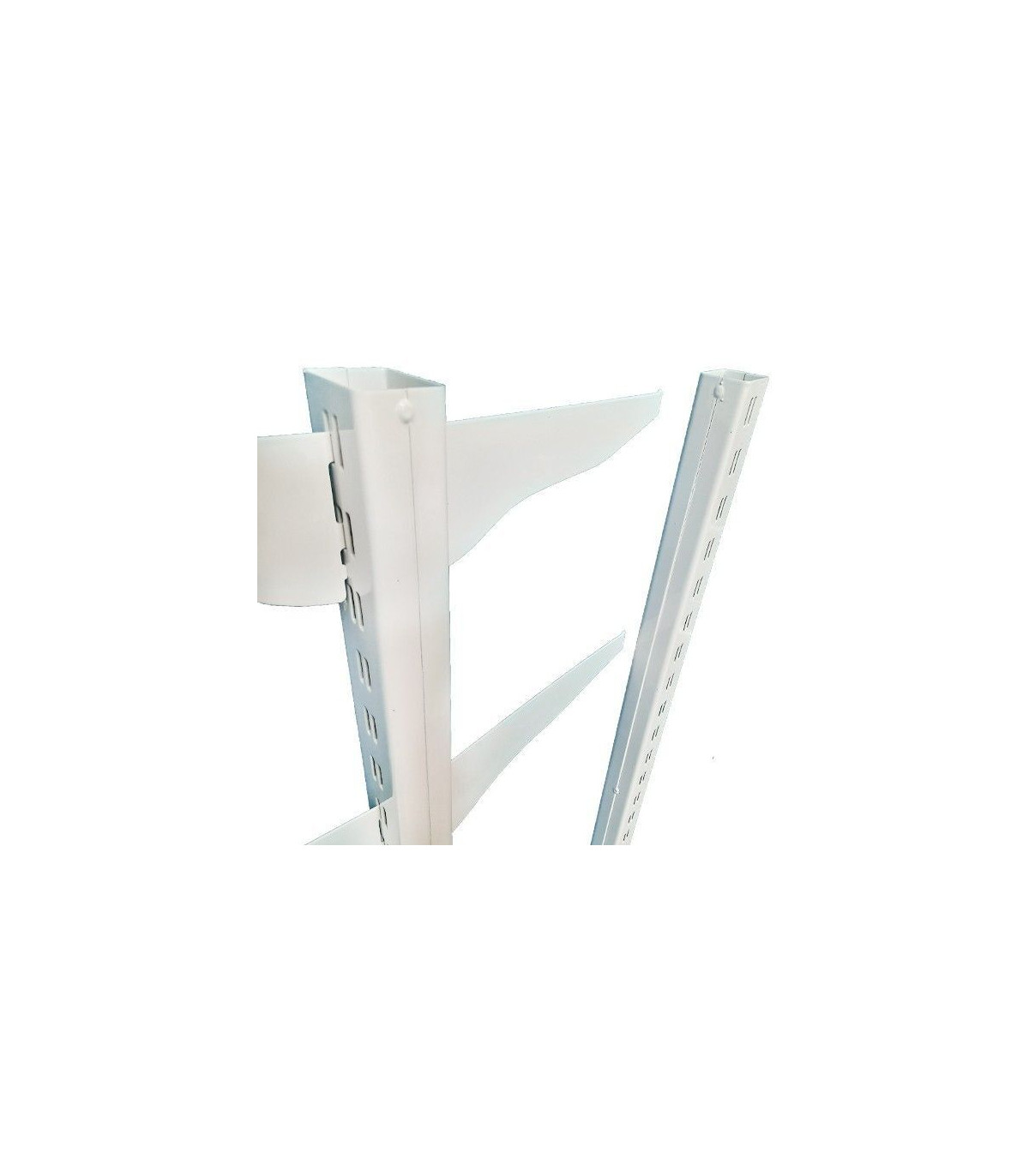 پایه دوطرفه قفسه فلزی سامان انبار شرق طوس برای استحکام و سازماندهی بهتر فضاهای انبار مورد استفاده قرار می‌گیرد.