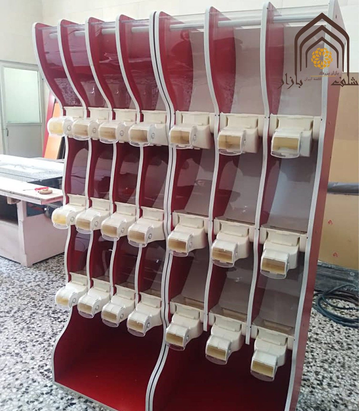 قفسه آجیل و خشکبار الینا، استند قابل استفاده در فروشگاه‌ها برای نمایش محصولات خوراکی.