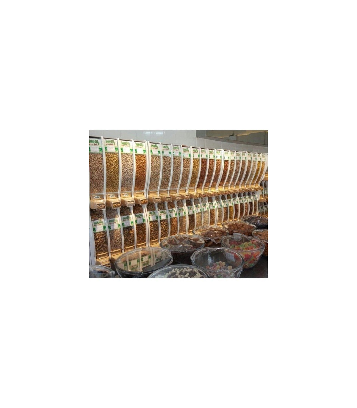 قفسه آجیل خشکبار سه مخزن آکاربو برای نگهداری و عرضه آجیل های تازه و خوشمزه مناسب است.