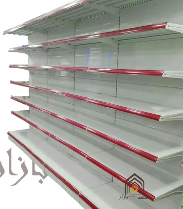 قفسه یکطرفه فروشگاه هایپرمارکت سامان انبار شرق طوس مشبک با طراحی منظم و کارآمد.