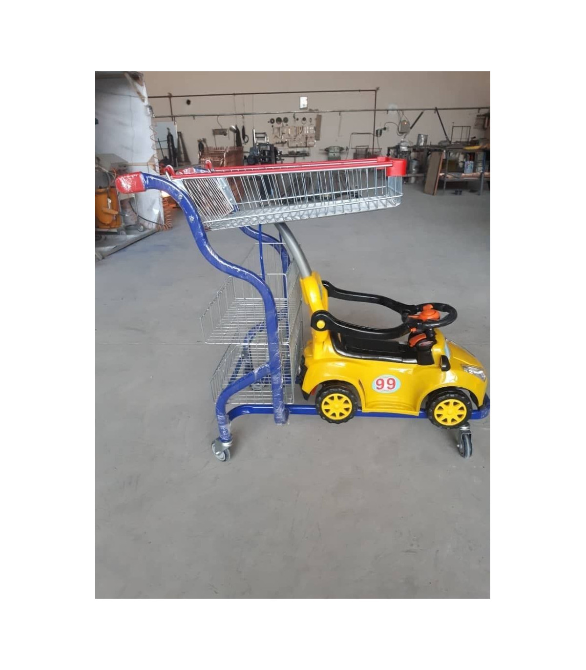 سبد خرید ماشین کودک از صنایع مفتولی آریا توس، یک وسیله سرگرم‌کننده و کاربردی برای خرید اماکن تجاری.