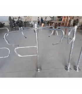 راه بند گردان ثابت از صنایع مفتولی آریا توس، مناسب برای کنترل تردد در مکان‌های مختلف\n\nاین تصویر نمونه‌ای از راه بند گردان ثابت